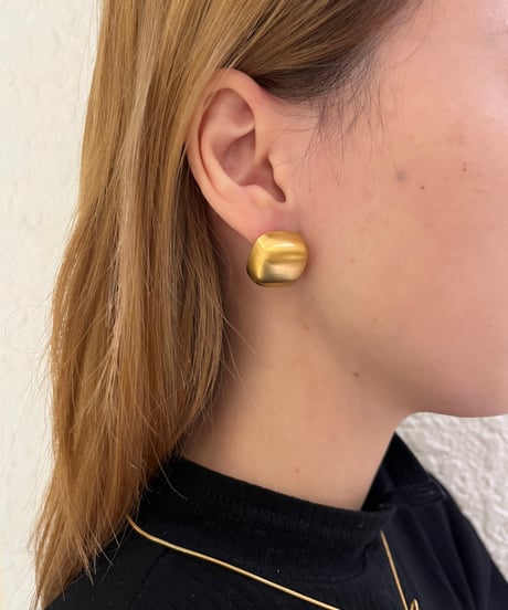 [ピアス] マットキューブ（素材：ステンレス）
