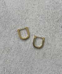 [ピアス] ハーフオーバル（素材：ステンレス）