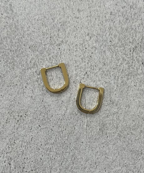 [ピアス] ハーフオーバル（素材：ステンレス）