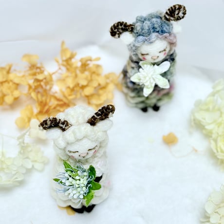 夢見るひつじ～ 手つむぎ毛糸で作った、羊毛フェルトのかわいいオブジェ
