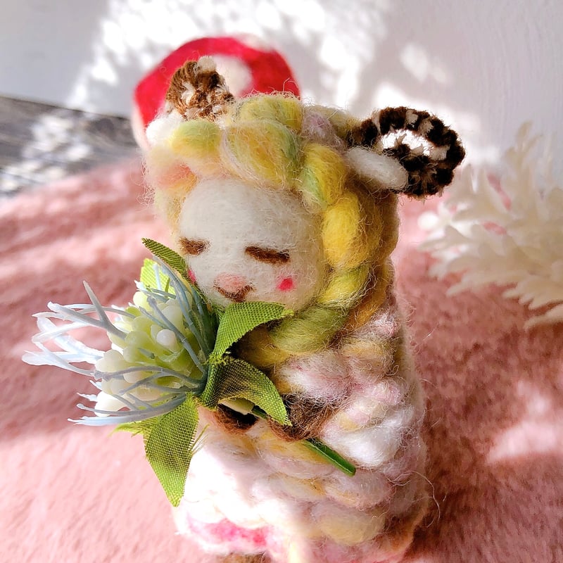 夢見るひつじ～黄色とピンクのひつじさん 手つむぎフェルトのかわいい