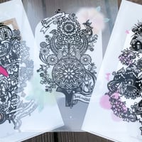 切り絵【A4】クリアファイル 2枚組– .andhandオリジナル/ポジティブワード、リトアニアの楽しいことわざ
