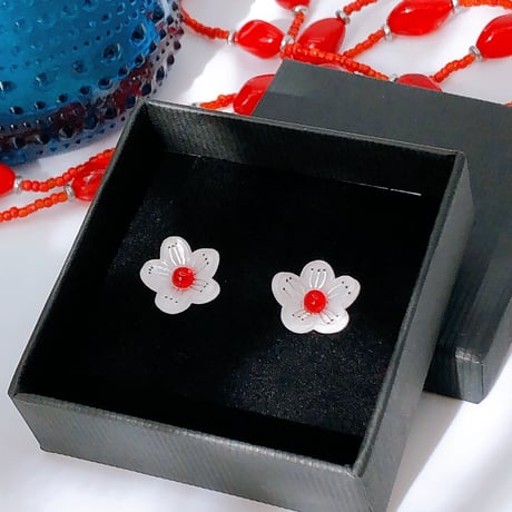 さくらみたいなお花のピアス