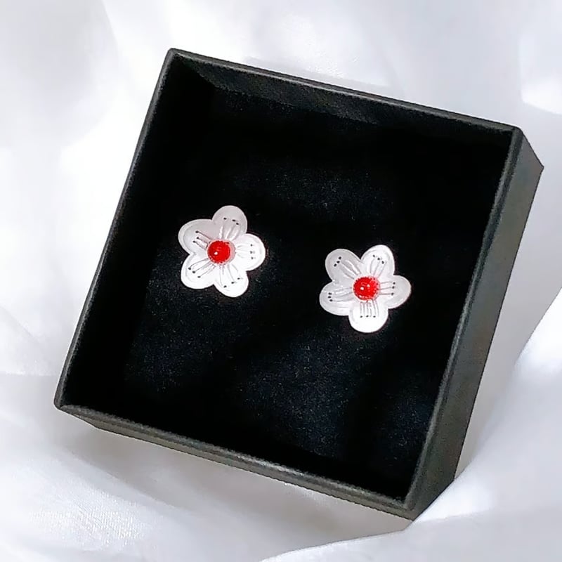さくらみたいなお花のピアス | .andhand