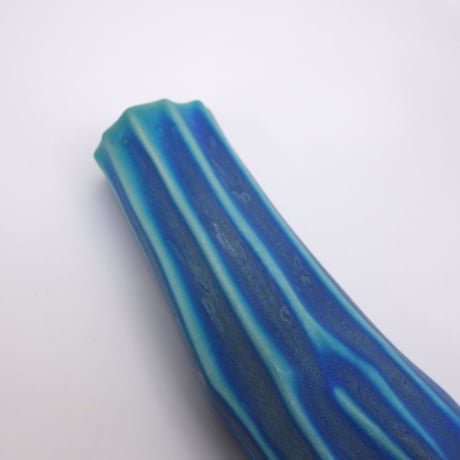 青色フラワーベース・一輪挿し　スロベニアのハンドメイド