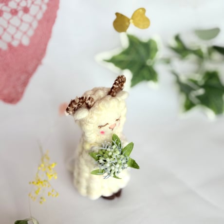 夢見るひつじ～ 手つむぎ毛糸で作った、羊毛フェルトのかわいいオブジェ