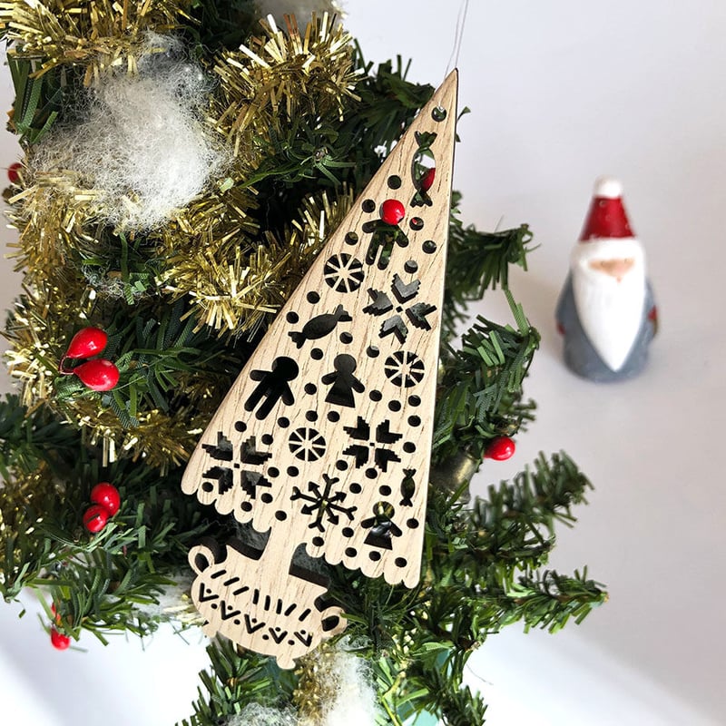 Falling Snow Christmas Tree 粉雪舞いちるクリスマスツリー