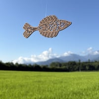 空ゆくお魚（ヘブンリーフィッシュ）・木のオーナメント・リトアニアの木の飾り