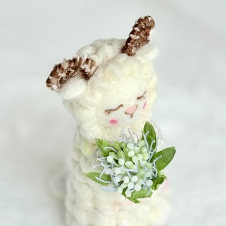 夢見るひつじ～ 手つむぎ毛糸で作った、羊毛フェルトのかわいいオブジェ
