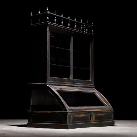 昭和家具　タバコ屋さんのガラスコーナーカウンター　赤と白のショーケース fit=scale-down,w=1200