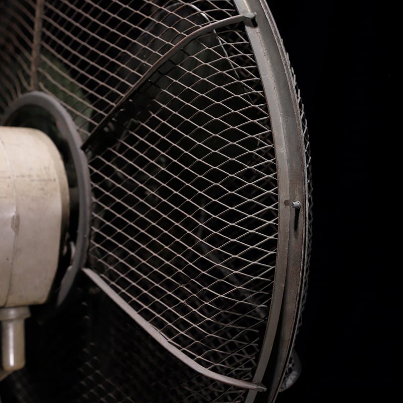 アイアン脚の爆風扇風機 | 古物屋 壱両