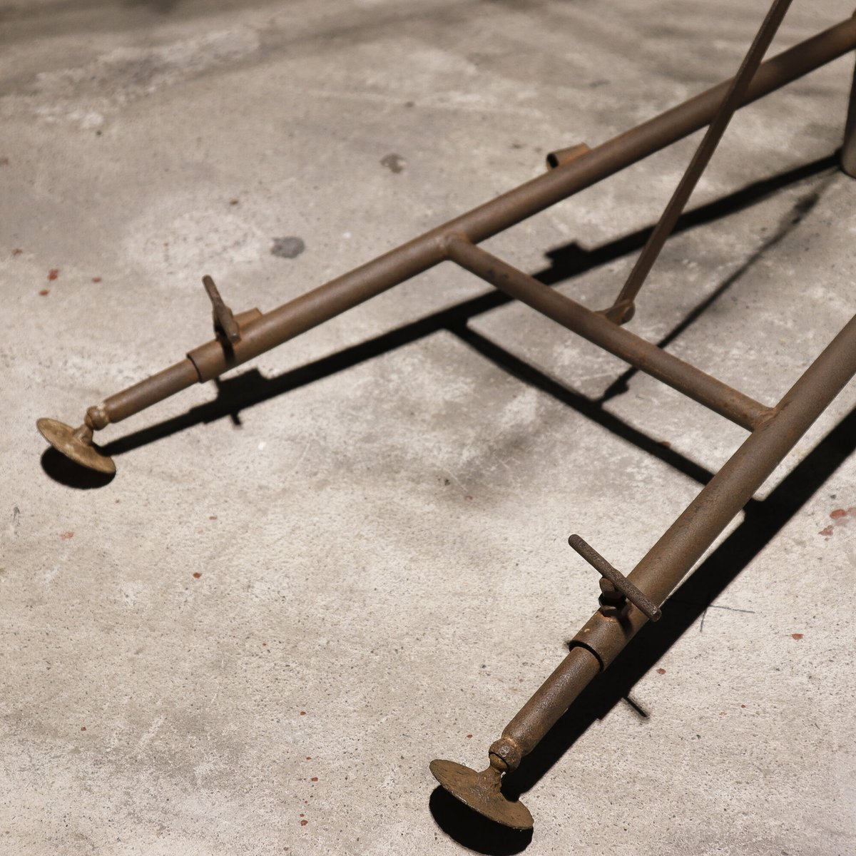 鉄脚の作業台 | 古物屋 壱両