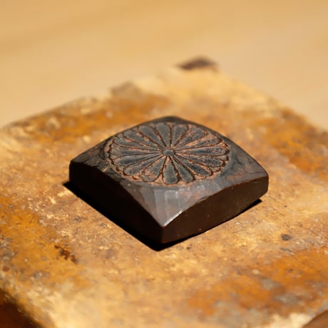 版木 十六菊紋