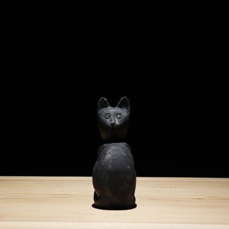 振り返り黑猫 木彫