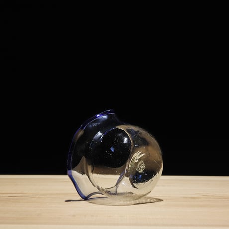 薄いガラスの金魚鉢