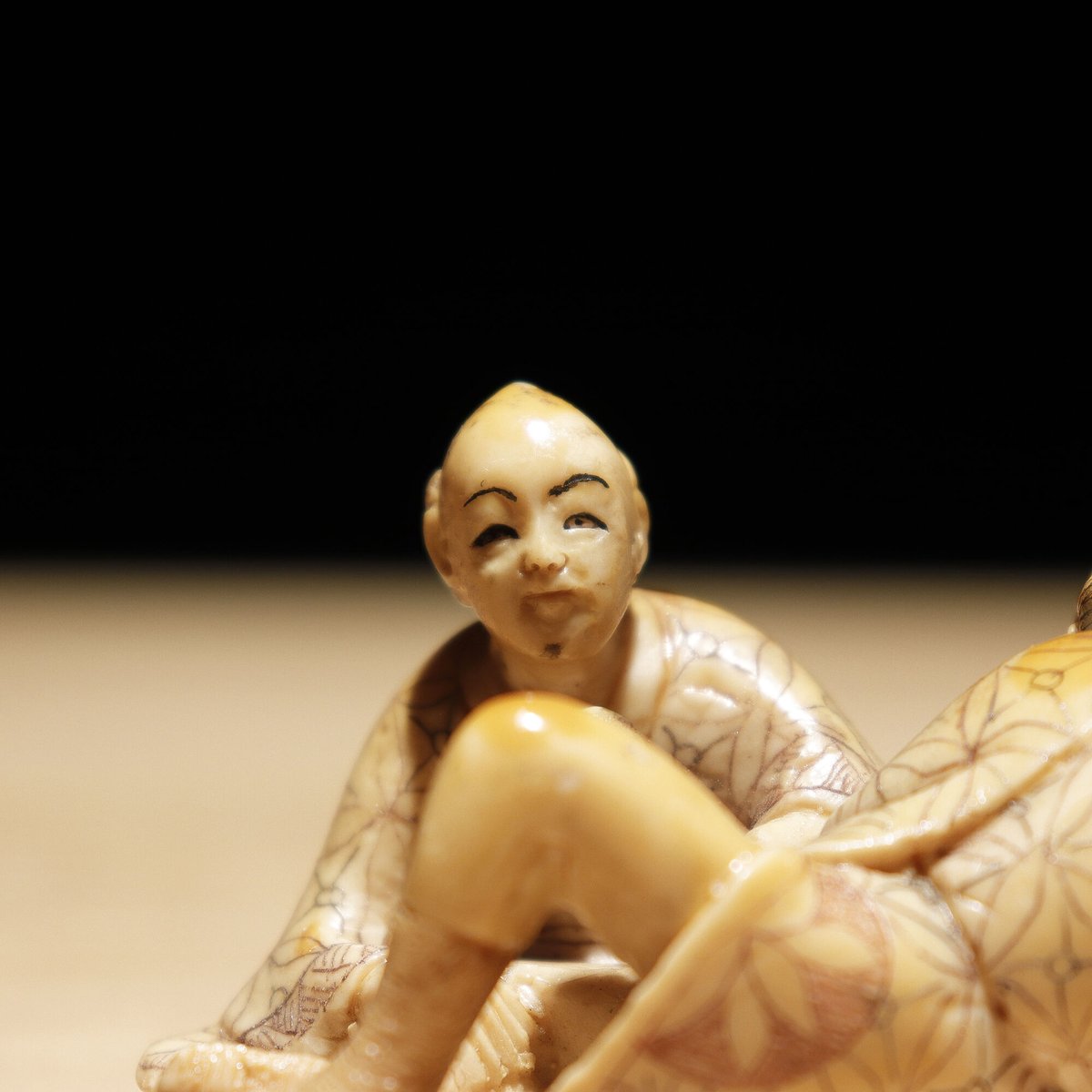 春画，根付，雕刻，天然材質，男女の人形 Yahoo!オークション - 象牙風 春画 人形 2点1組 まぐわい 在銘