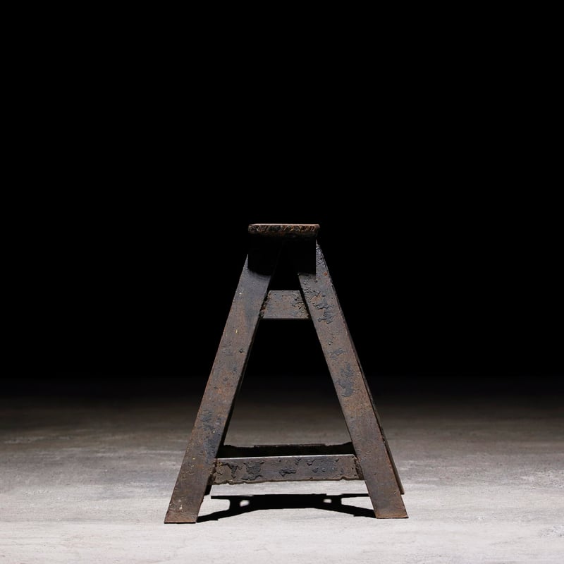 鉄台 | 古物屋 壱両