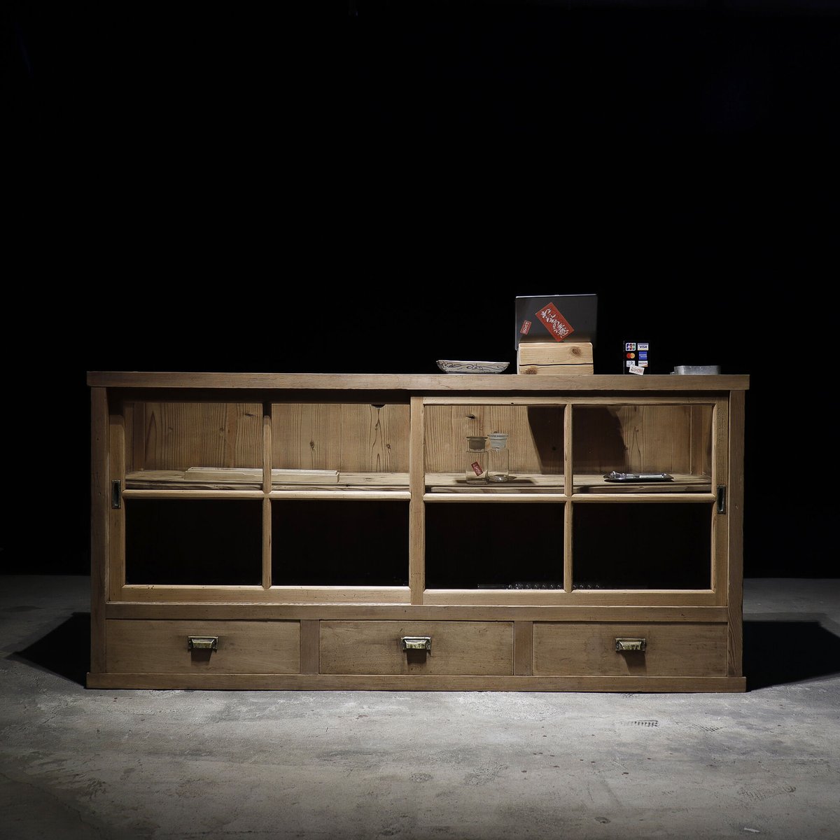 アンティーク風無垢テーブル　ガラス天板　ショーケース　引き出し　オーダーメイド アンティーク風無垢テーブルガラス天板ショーケース引き出しオーダーメイド