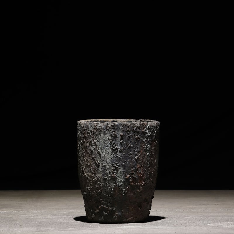 中国の黒釉　坩堝（るつぼ）　古い壺　古甕（ふるがめ） 坩堝 | 古物屋 壱両