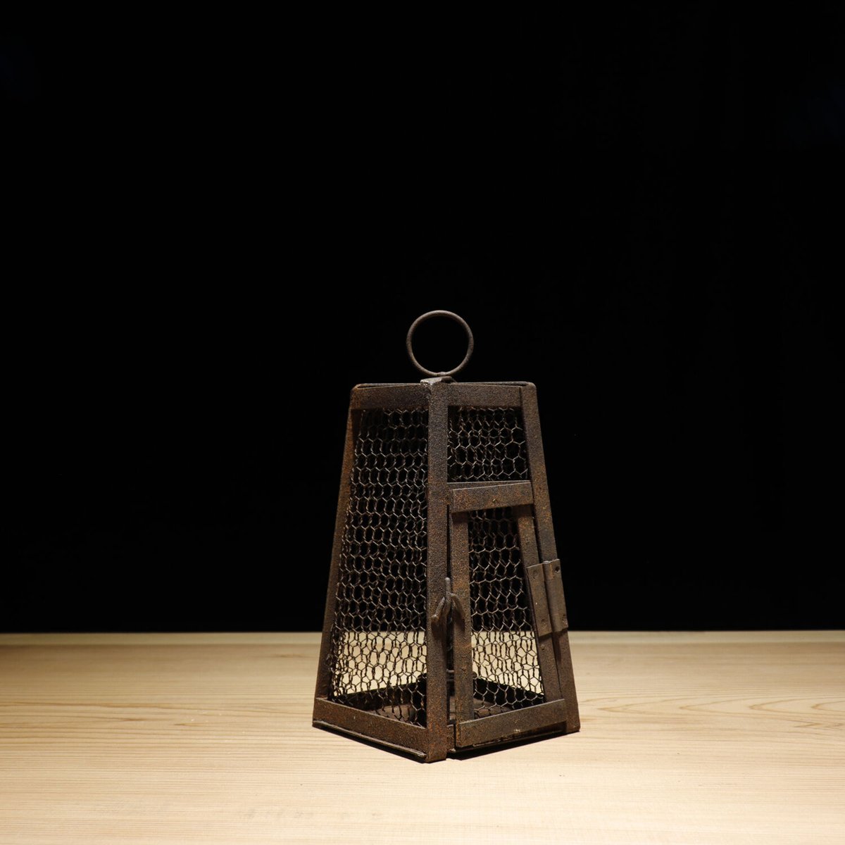 骨董　古物　行燈　蔵行燈　灯火器　蝋燭立て 蔵行燈 | 古物屋 壱両