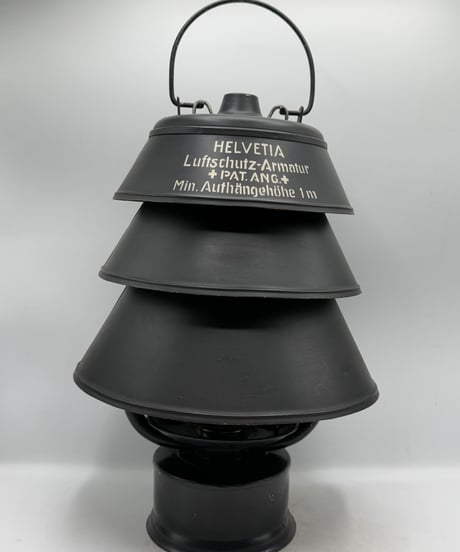 ヴィンテージランタン‼️GENIOL 250CP スイス軍用ミリタリーモデル レア物です！heinze(ヘインズ)社製のスイス軍仕様GENIOL