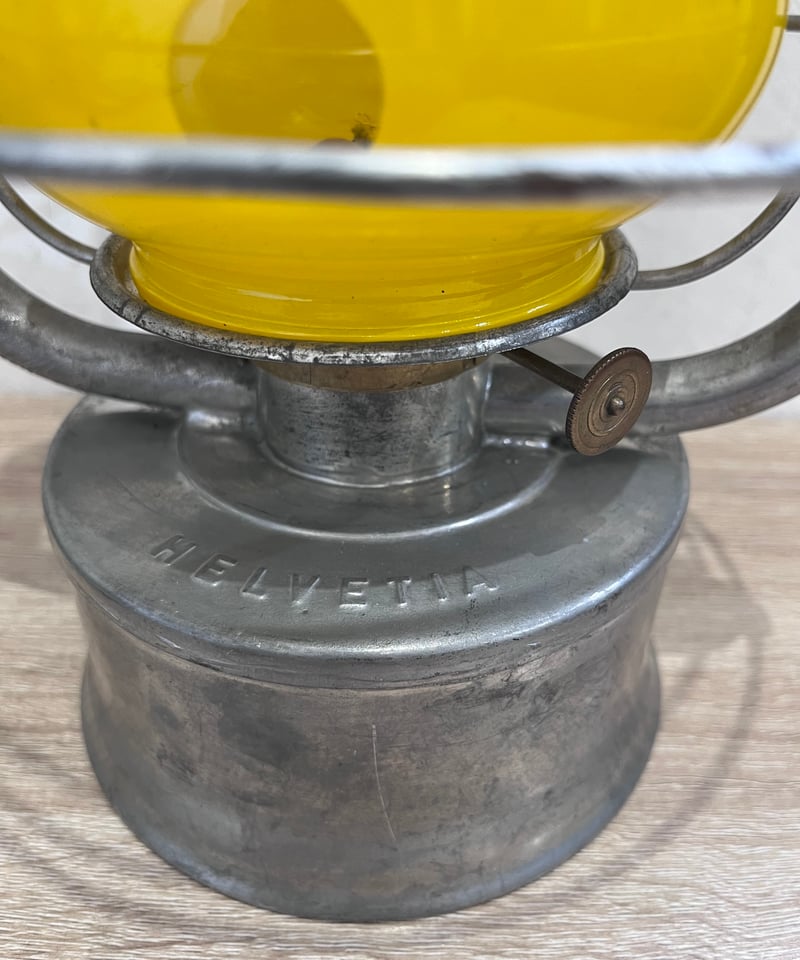 レアアイテム❗️HELVETIA スイス軍用ミリタリーランタン イエロー