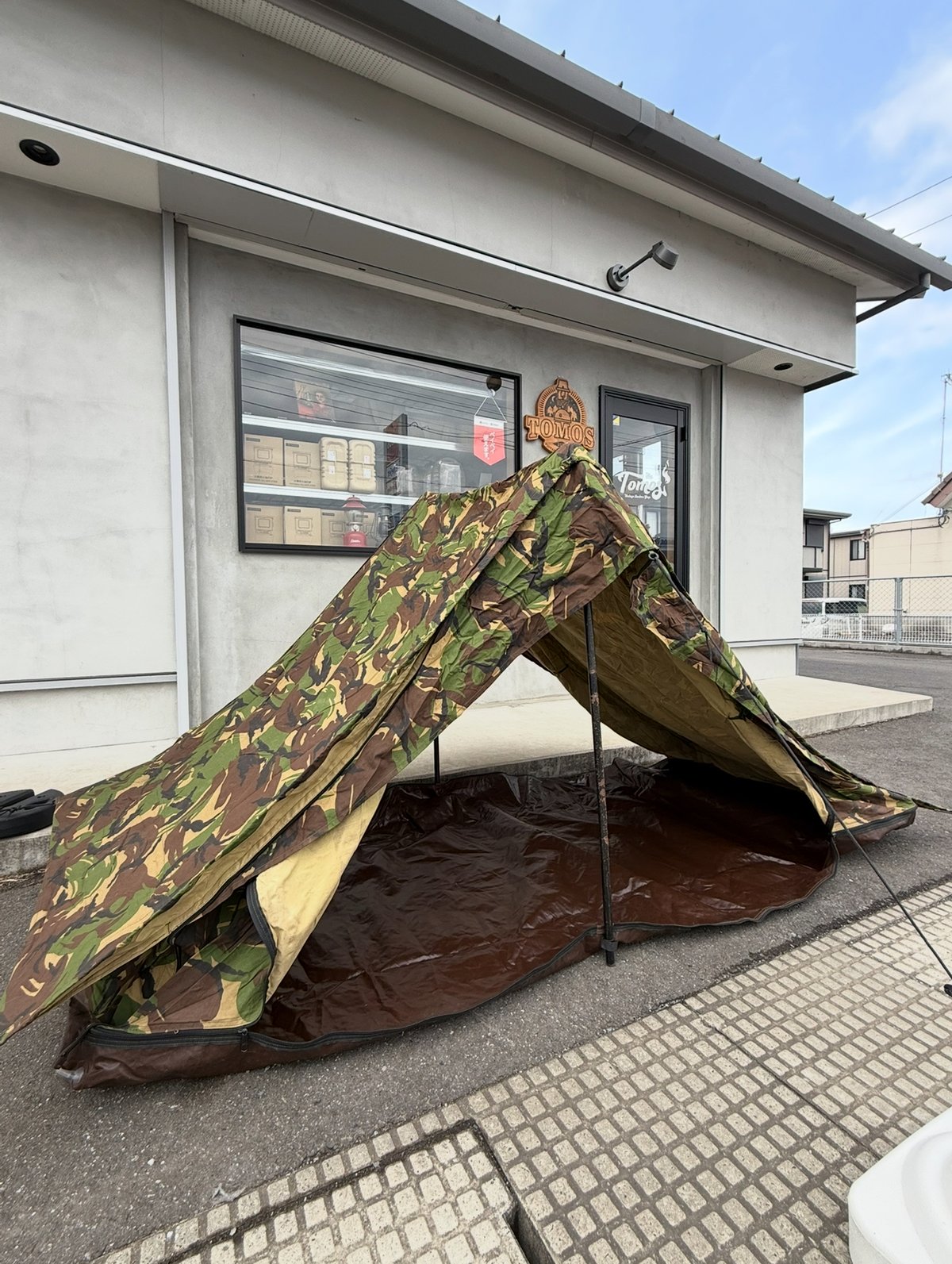 オランダ軍　軍幕　ダッチアーミーテント　デザートカモ テント紹介】珍しいテント ダッチアーミーテント デザートカモ柄