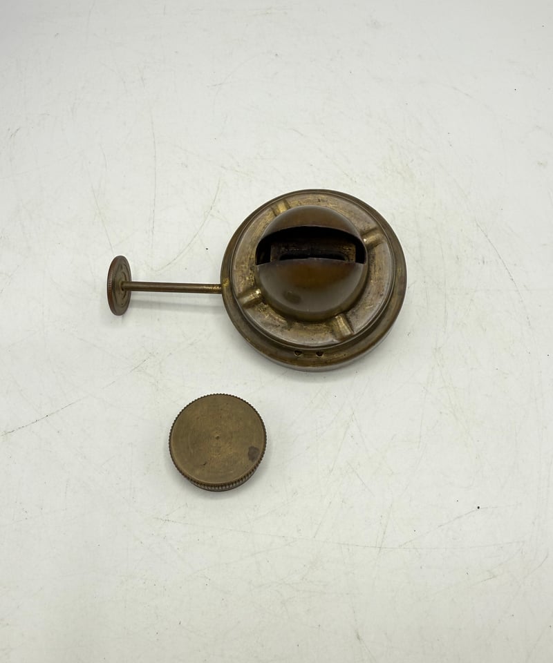 レアアイテム！HELVETIA スイス軍用ミリタリーランタン パープルガラス