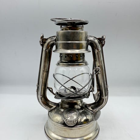 希少　FEUERHAND 2019年　日本限定色オイルランタン　ホワイト×レッド 希少 FEUERHAND 2019年 日本限定色オイルランタン ホワイト