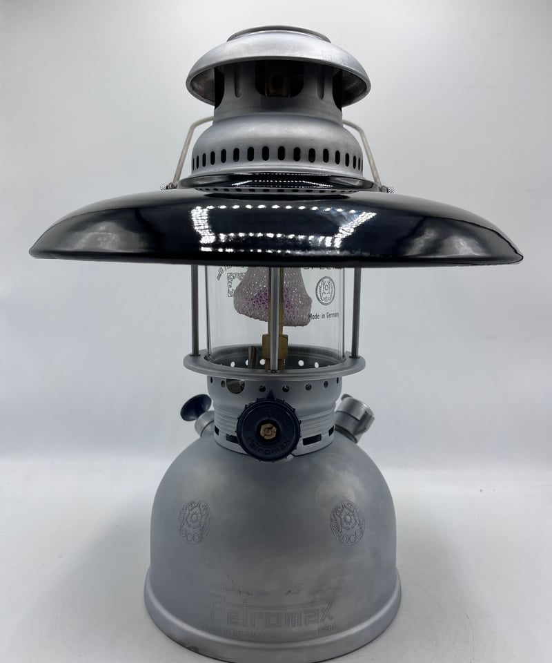 Petromax - 【希少品・中古】ペトロマックス 灯油ランタン HK250 アーミー 楽天市場】スイス軍 HK250 ランタン 2個セット ボックス入り