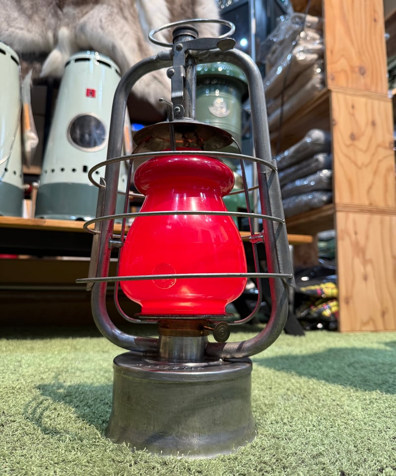 レアアイテム❗️HELVETIA スイス軍用ミリタリーランタン レッド