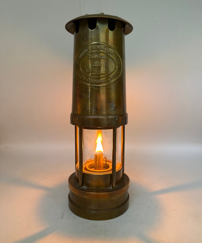 009 E. Thomas & Williams カンブリアンランタン ブラスシールド |