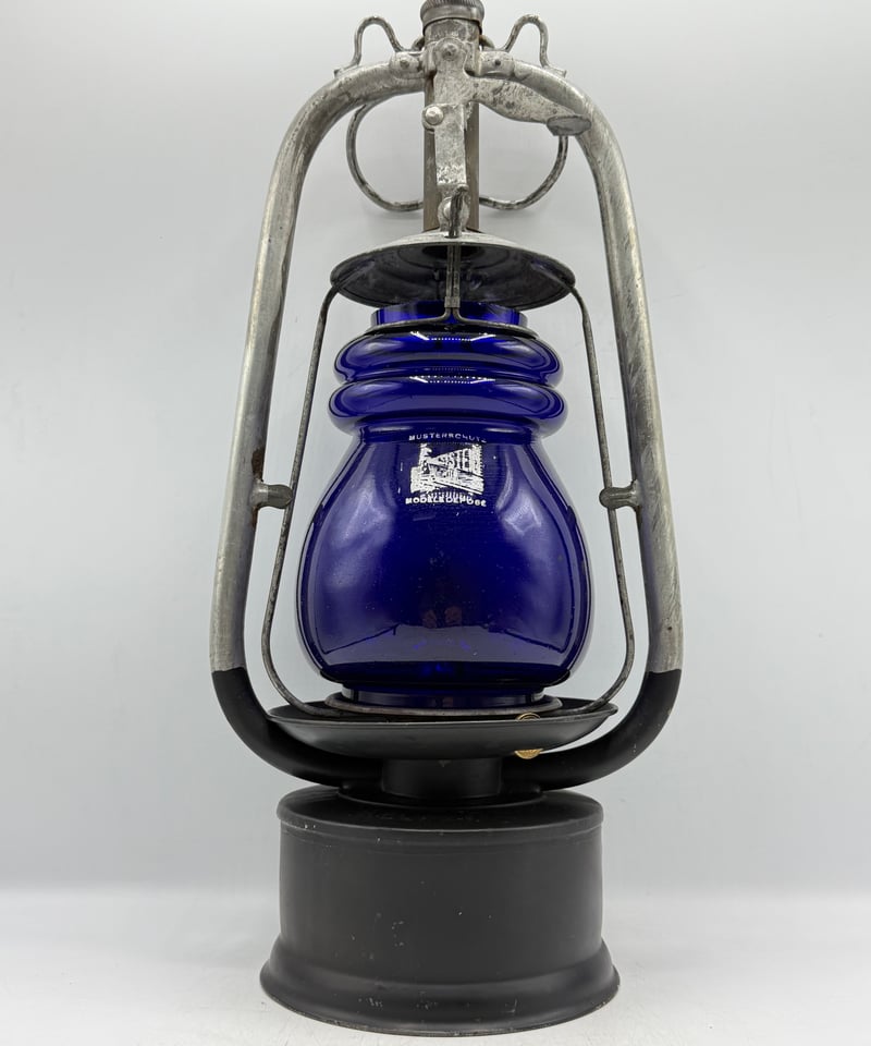 ミリタリーランタン レアアイテム❗️HELVETIA スイス軍用ミリタリーランタン イエロー