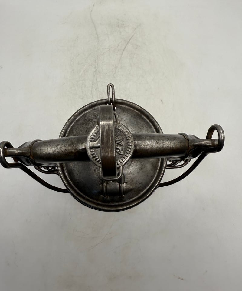 FEUERHAND Nr.423 中型オイルランプ レッドグローブ