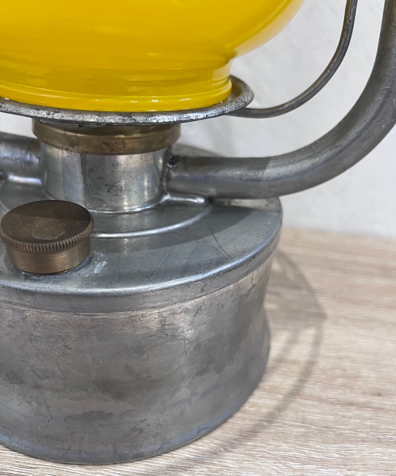 レアアイテム❗️HELVETIA スイス軍用ミリタリーランタン イエロー