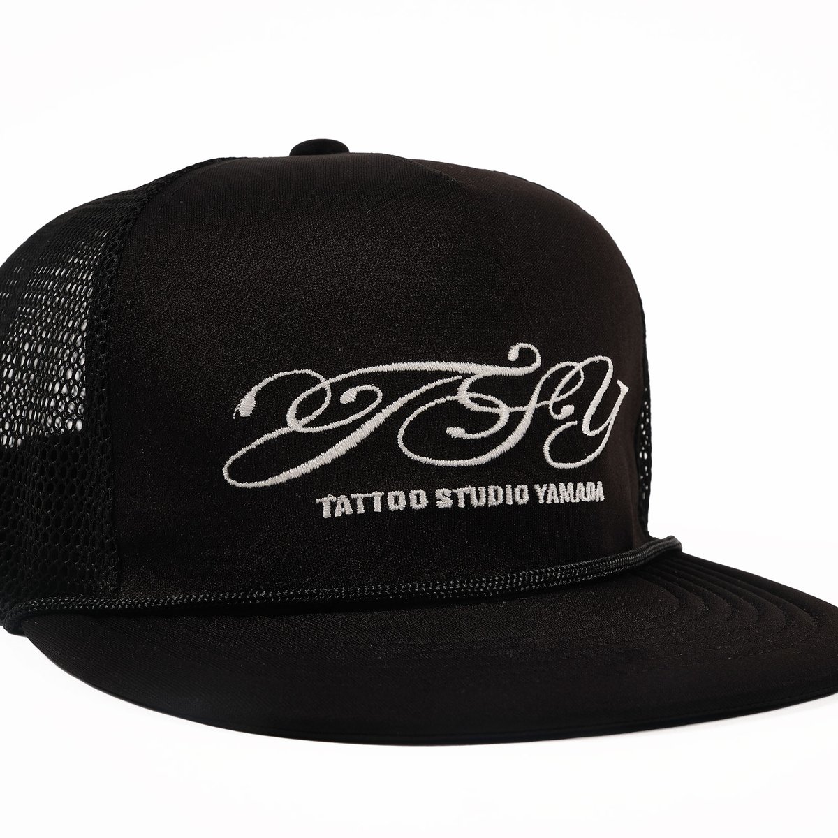 CALLIGRAPHY LOGO MESH CAP【BLACK TAG】// BLACK |