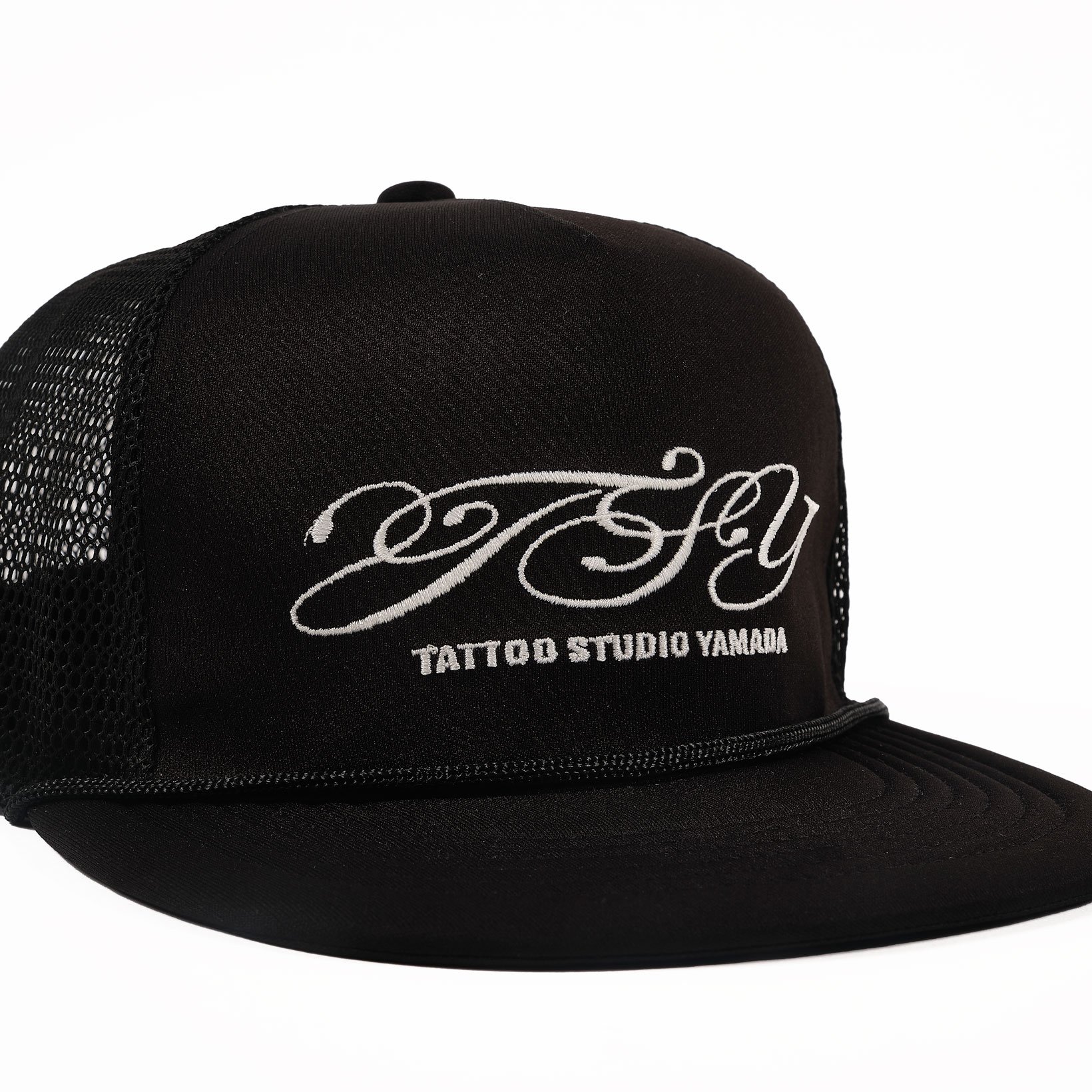 CALLIGRAPHY LOGO MESH CAP【BLACK TAG】// BLACK |