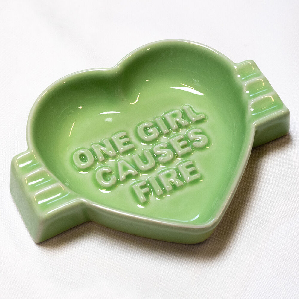 ONE GIRL CAUSES FIRE」ORIGINAL ASHTRAY // GREEN