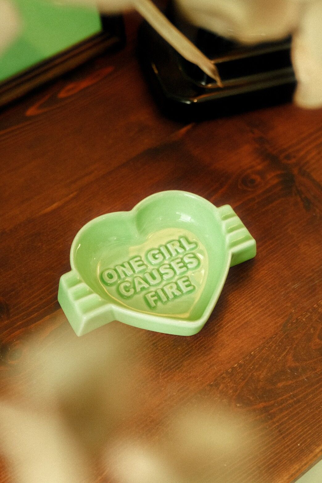 ONE GIRL CAUSES FIRE」ORIGINAL ASHTRAY // GREEN