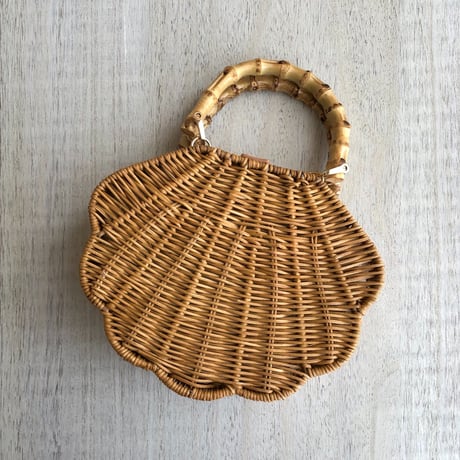 Seashell basket bag