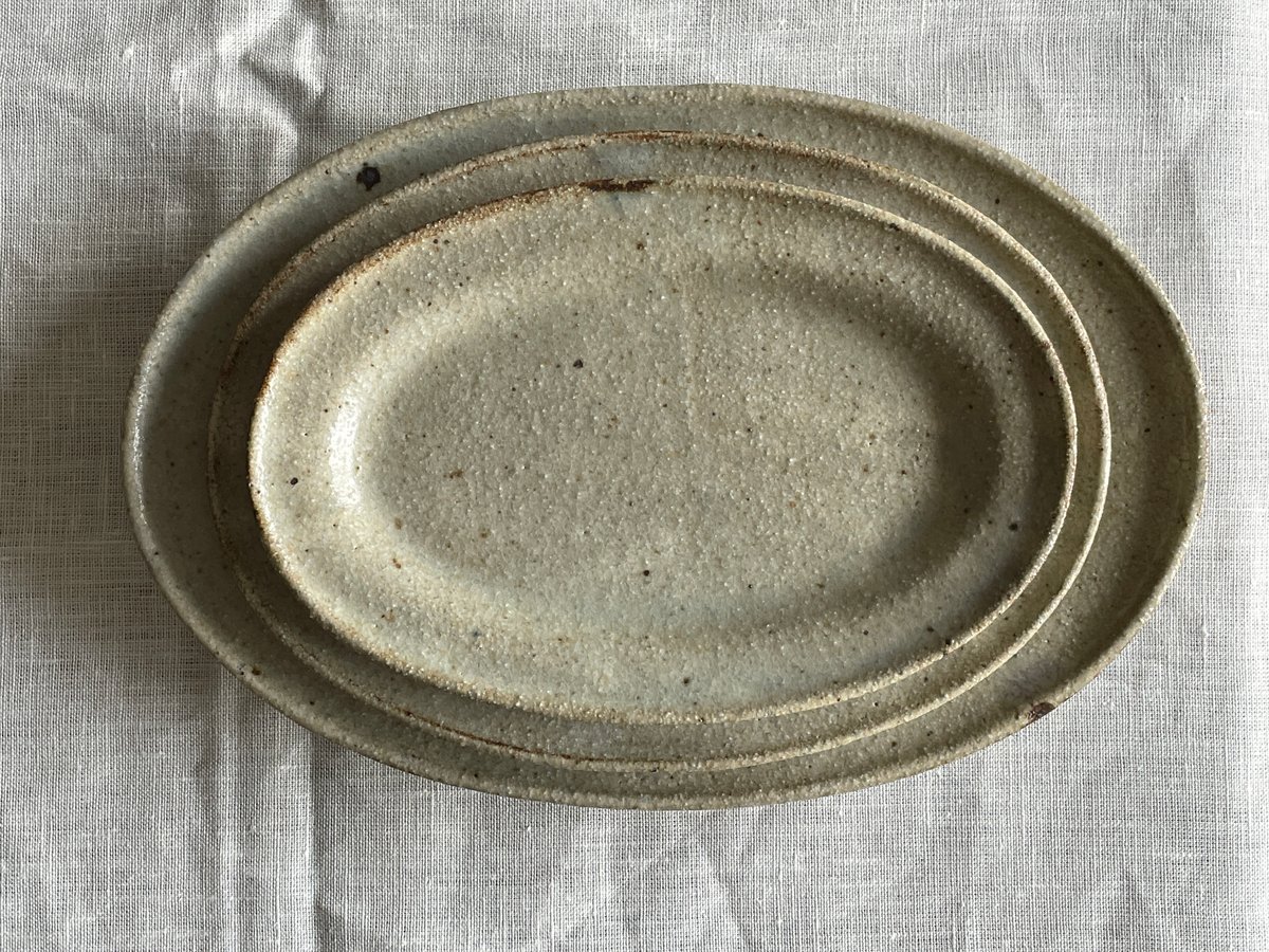 及川静香　粉引きオーバル皿　L 及川静香 粉引オーバル皿 L 21cm×31cm
