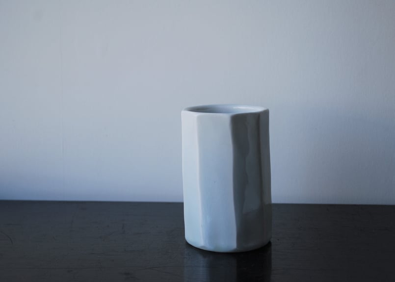 白磁 面取筆筒（大）＿五十嵐元次 | くらしの道具店rsつじどうや