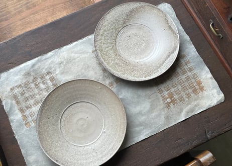 白瓷段皿 ＿田村文宏