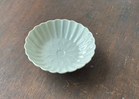 青磁 菊輪花 五寸鉢＿柳川謙治