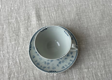 十字唐草 カップ＆ソーサー＿稲村真耶