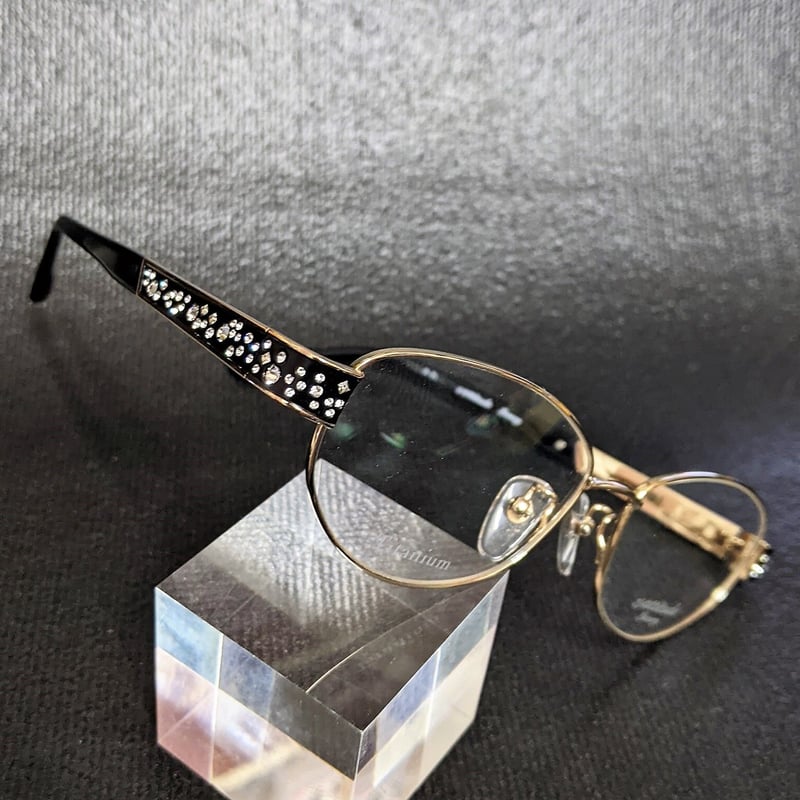 ゴージャス attitude luxury ハレの日のスワロフスキー | ビッグ