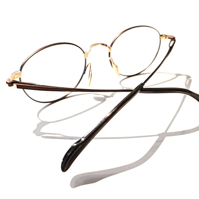 日本製】大人に似合うシックな高級メガネ「nuvola」品質至上主義の