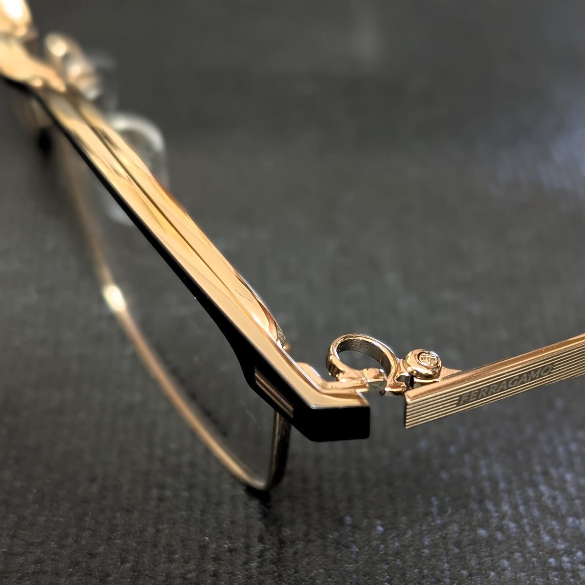 999.9（フォーナイン）× Salvatore Ferragamo（フェラガモ）/最高級コラ