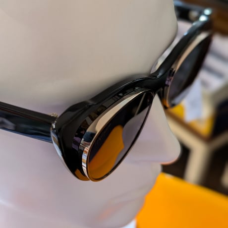 Yohji Yamamoto（ヨウジヤマモト） 20-9006 | 空間をデザインする、二重構造のキャットアイグラス