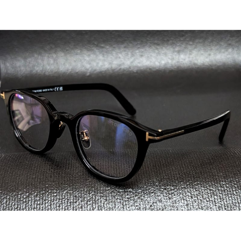 日本限定「TOMFORD」細身だから「T」が際立つ上品モデル、伊達メガネ